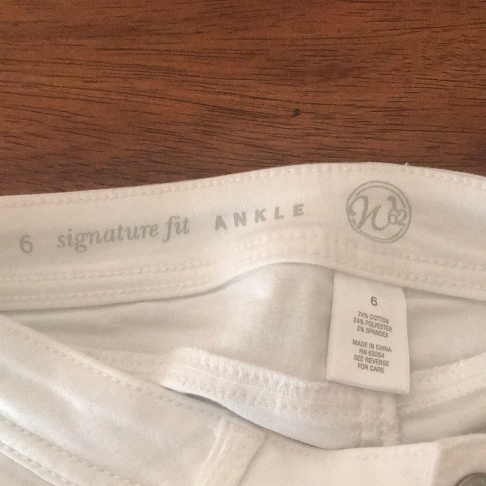 White ankle pants (going away soon) - Picture 4 of 4